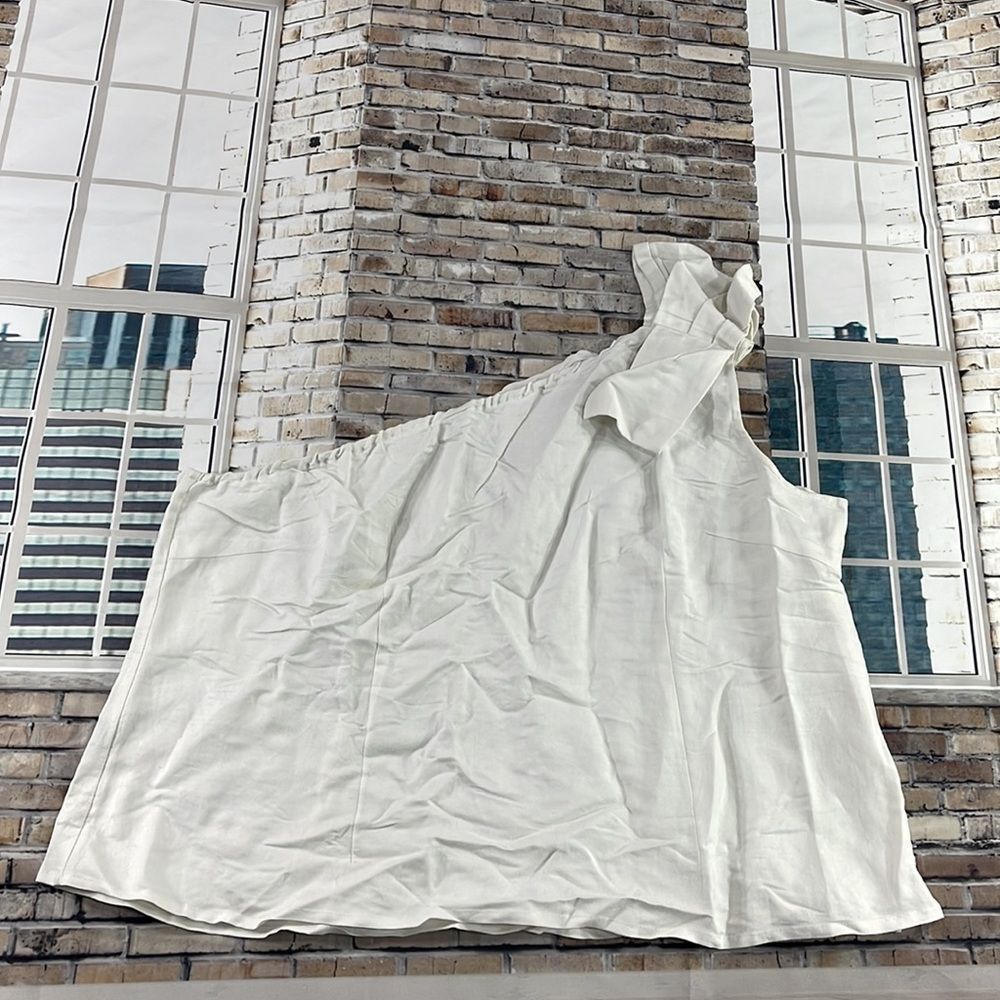 NWT Women’s Appraisal Plus White 1 Shoulder Sleeve Side Zip Blouse (3X) GD21